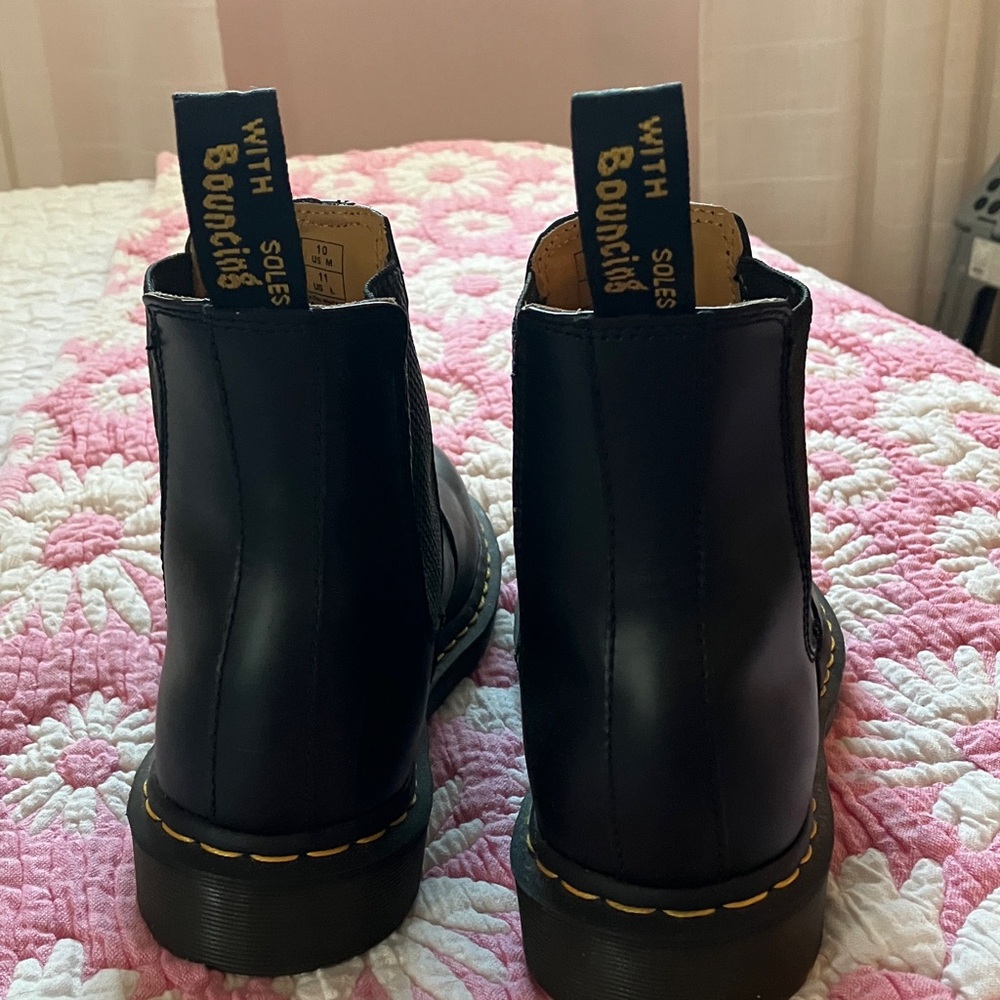 Dr. Martens Black Leather Men's Boots - Picture 3 of 9